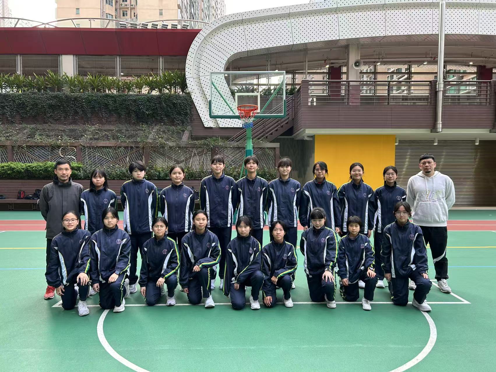 中學女子籃球隊.jpg