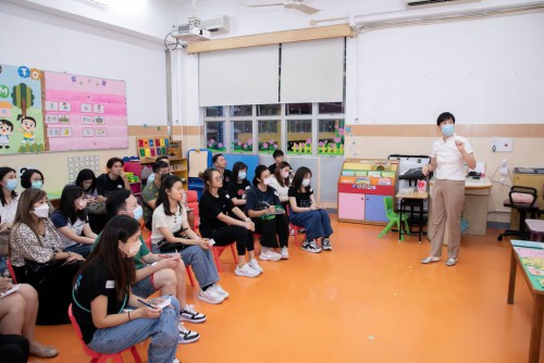 幼稚園家長晩會
